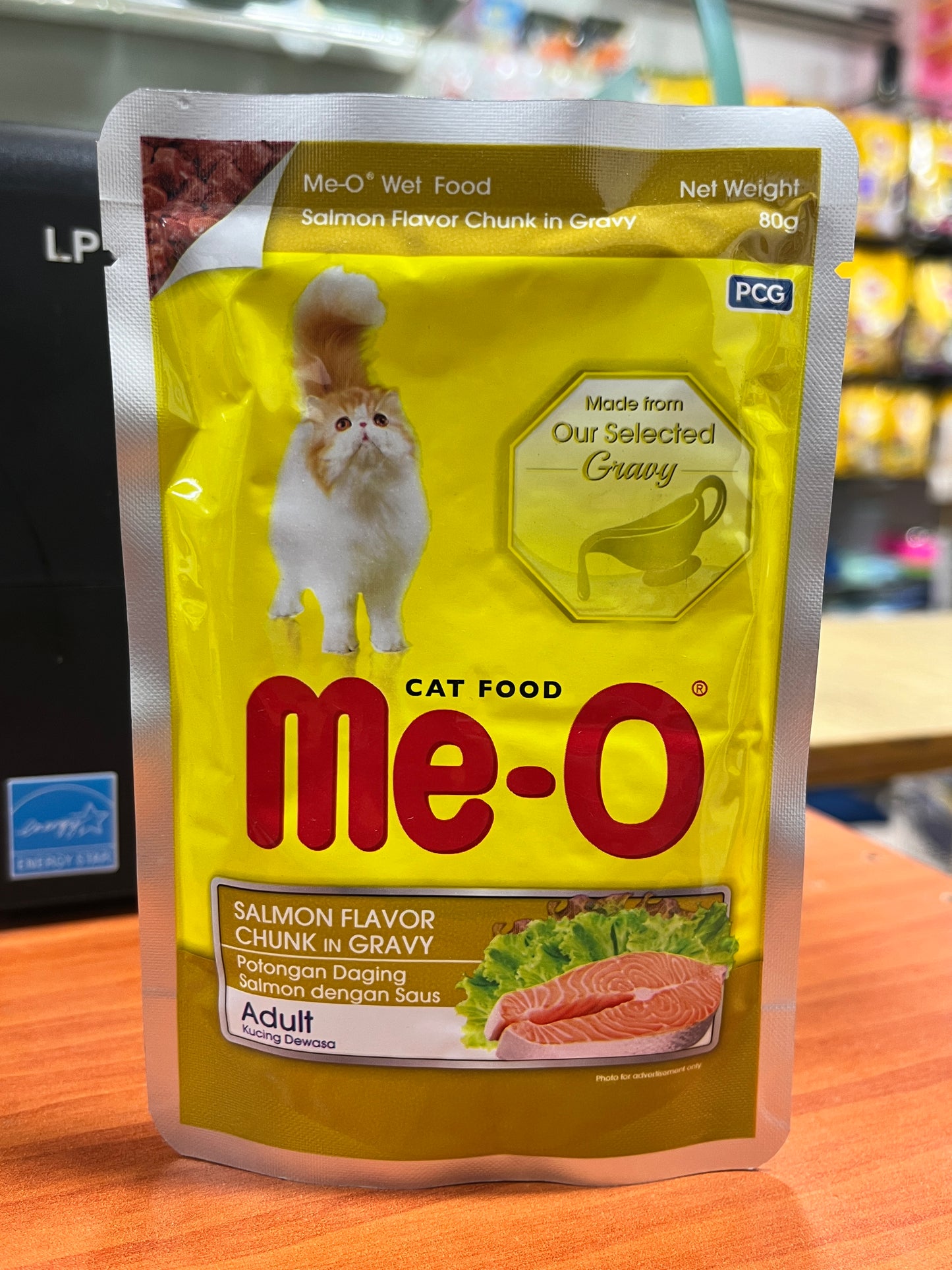 MeO Cat Wet Food (Adult Salmon Chunk in Gravy) 80 gm
